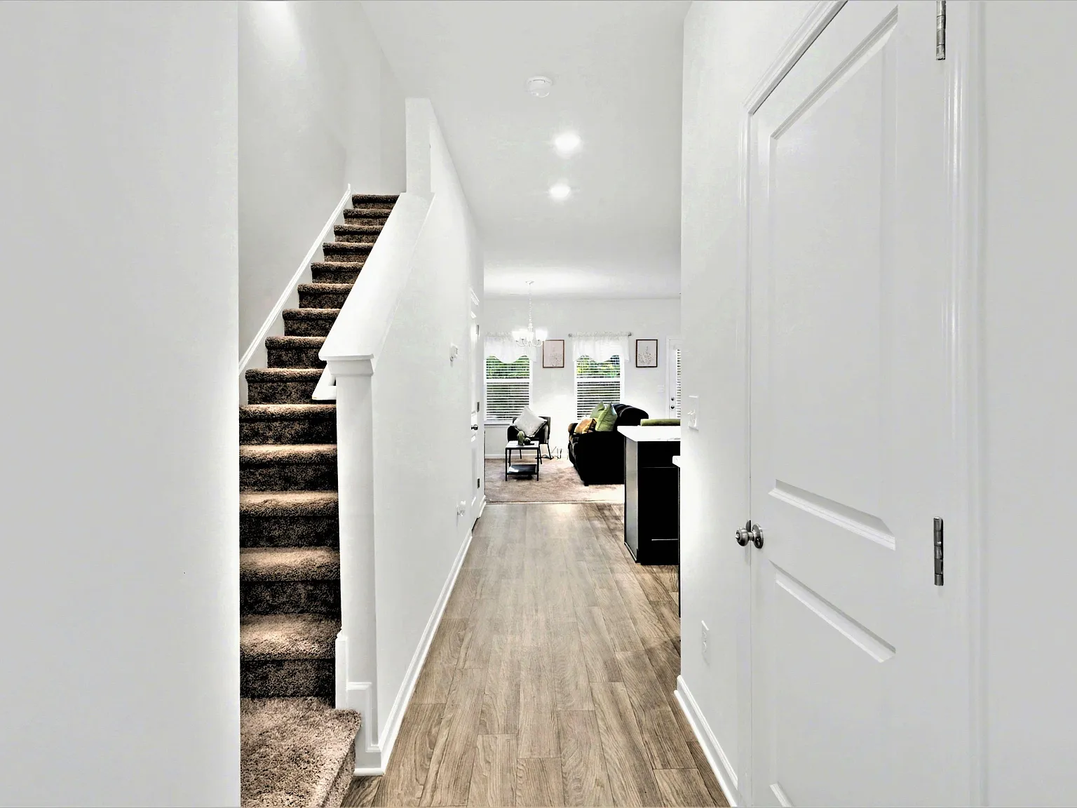3 bed, 2.5 bath, 1500 sqft, $1,637 — Photo 3