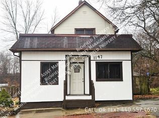 1147 Newton St, Akron, OH 44305