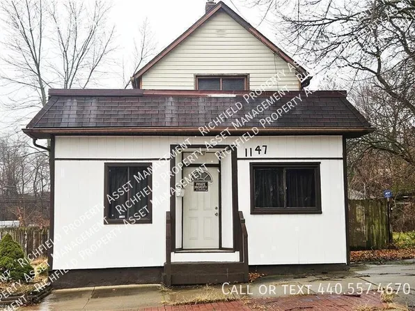 1147 Newton St, Akron, OH 44305