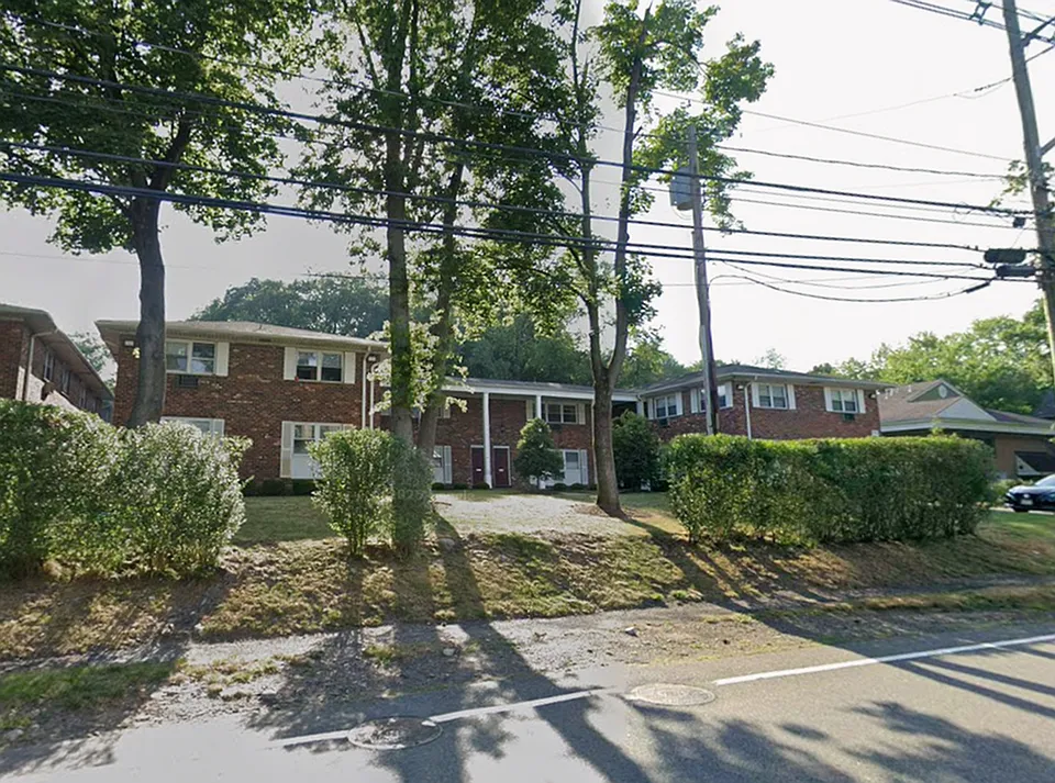 54 N Franklin Tpke