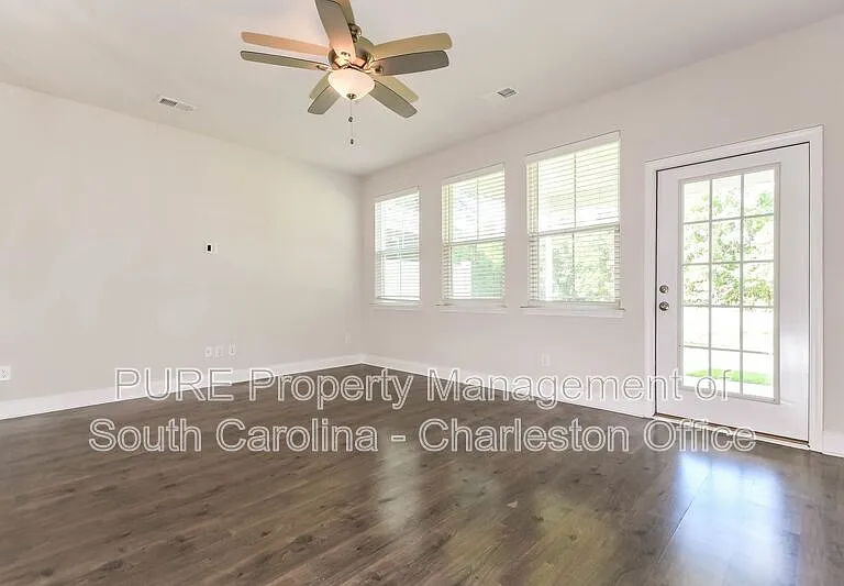 7833 Montview Rd — Photo 8