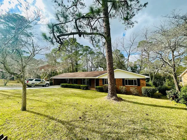 1203 Pruitt Dr, Waycross, GA 31501