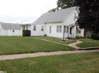 810 12th St, Eldora, IA 50627