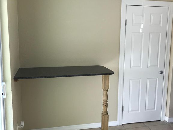 3rd image of 4601 N Matanzas Ave