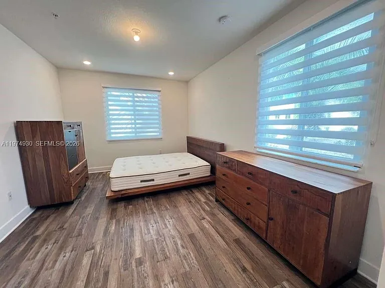 10229 NW 64th Ter #101 — Photo 7