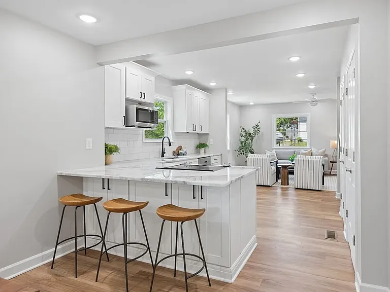 112 Wiley St — Photo 3