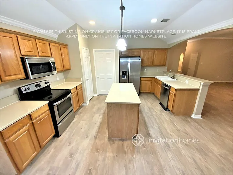 913 Sycamore St — Photo 3