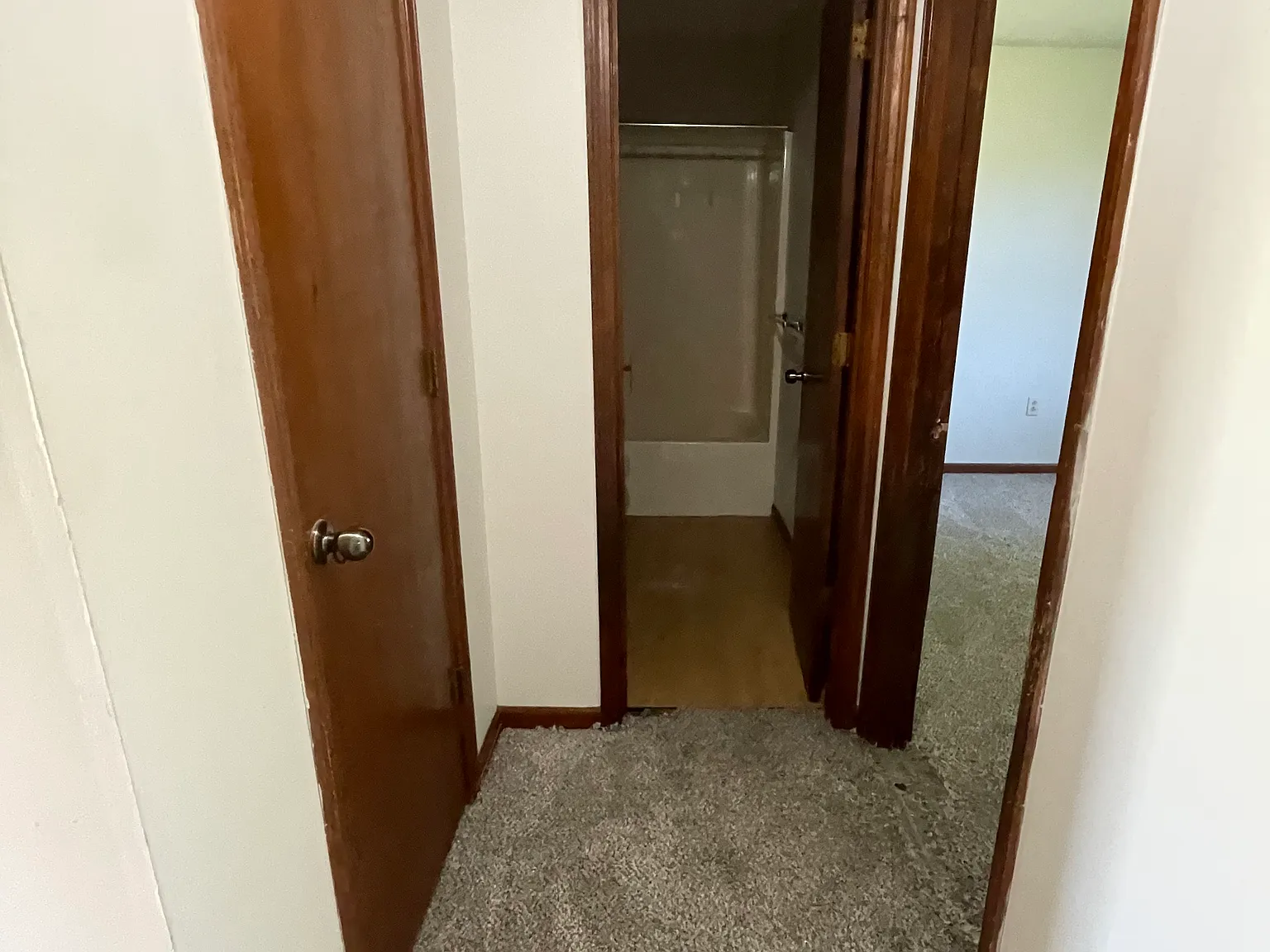 2 bed, 985 sqft, $1,200 — Photo 4