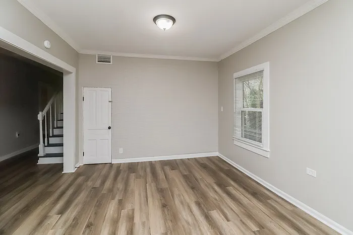 291 Vance Dr NE — Photo 2