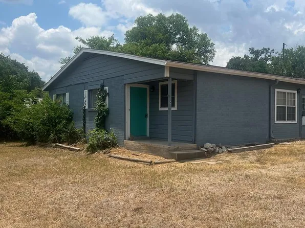 100A Hilltop Dr, Kerrville, TX 78028