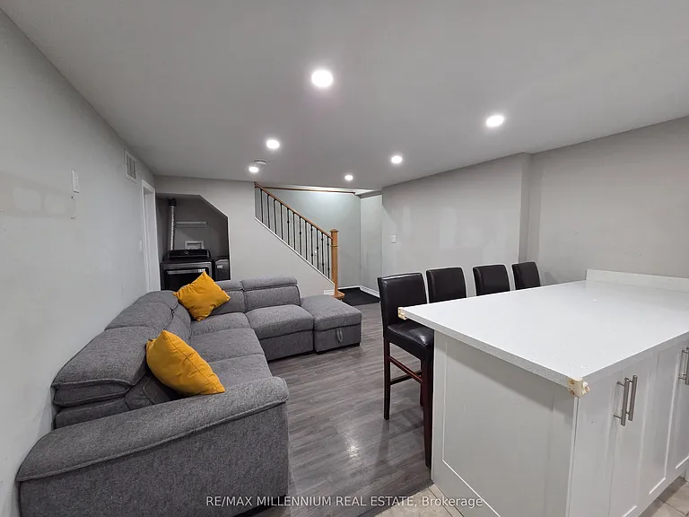 80 Rainier Sq #BASEMENT — Photo 13