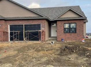 3303 Carnegie Dr, Springfield, IL 62711