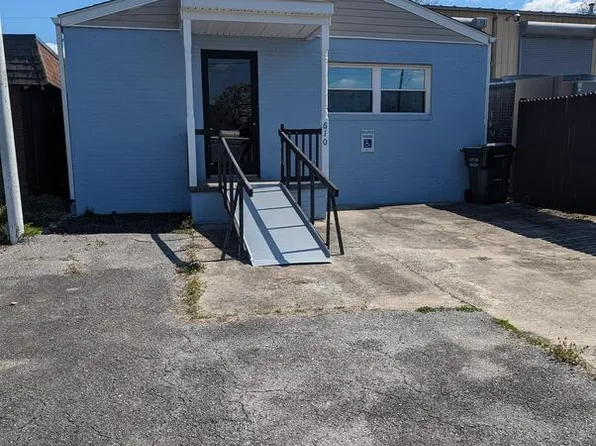 610 S Market St, Salem, VA 24153
