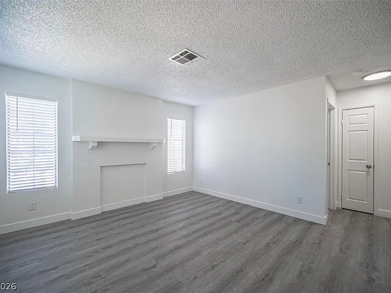 921 Snug Harbor St #D — Photo 11