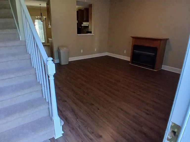 205 Sharon Dr NE — Photo 3