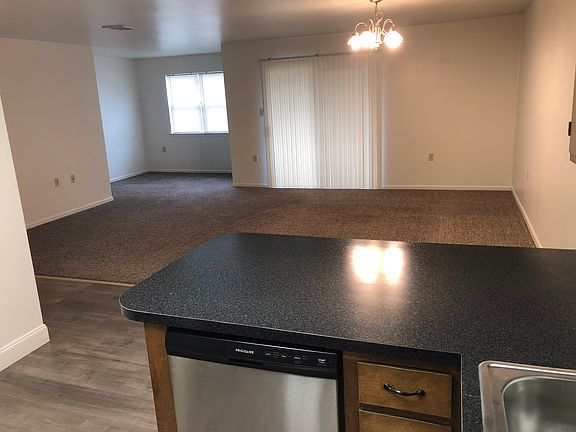 4th image of 1047 Westbury Cir #1047