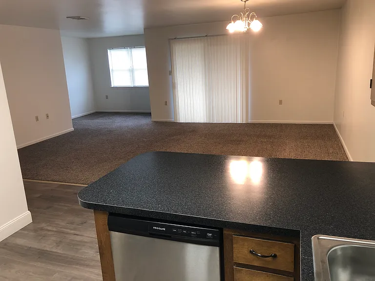 Westbury Circle Apartments — Photo 6