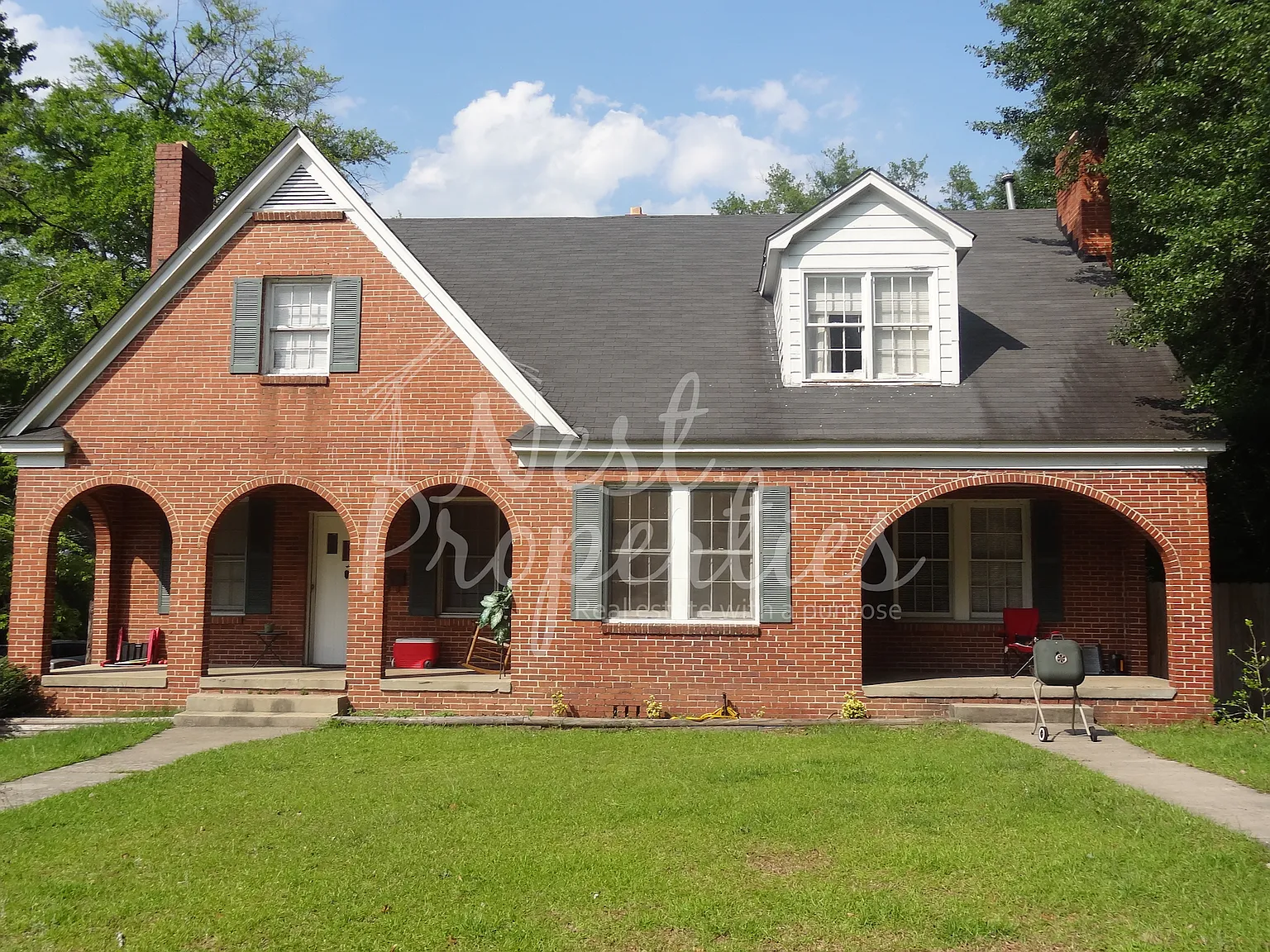 302 South Harden Street Unit B - 1 — Photo 1