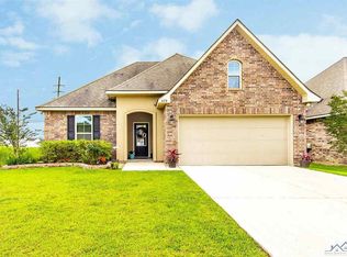 472 Christopher Dr, Houma, LA 70364