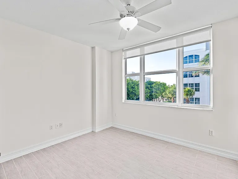 191 SE 20th Ave #412 — Photo 31