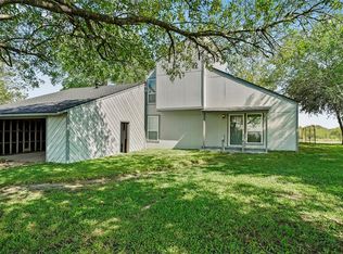 1121 Anderson Ln, Brenham, TX 77833