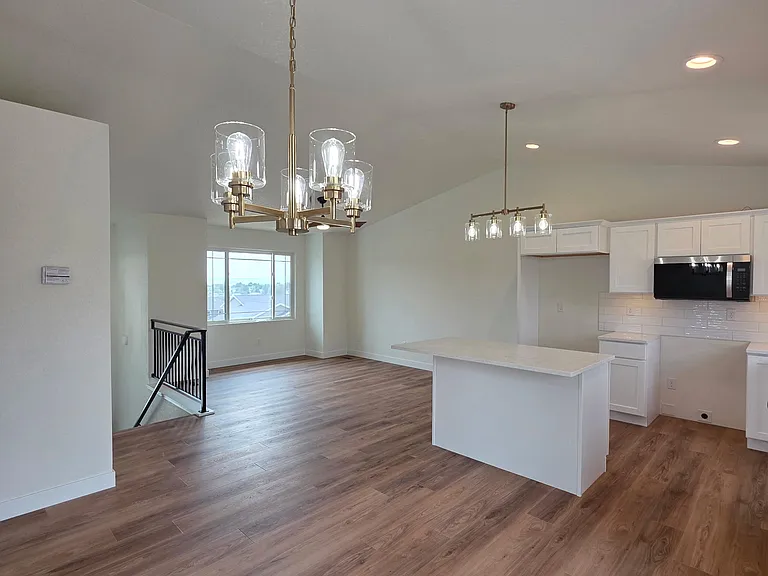 5328 Silverton St — Photo 3