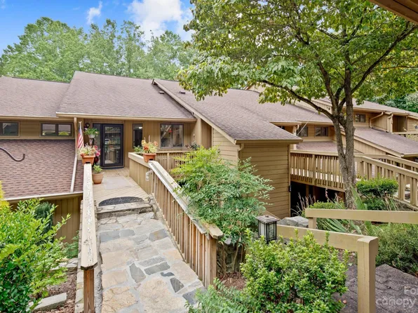 104 Live Oak Ln #104/2, Hendersonville, NC 28791
