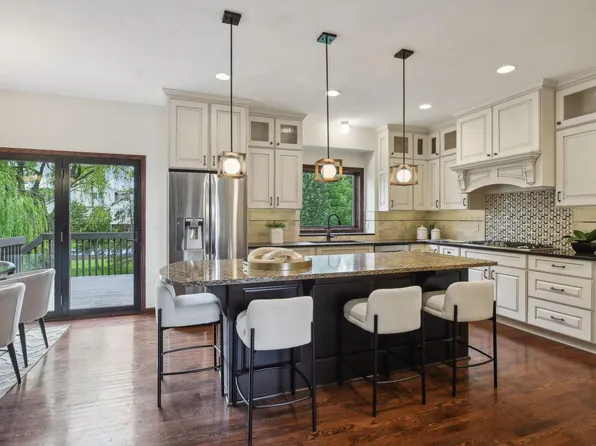 14287 Freeport Trl, Apple Valley, MN 55124