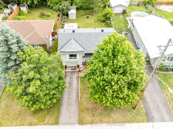 58 7th Ave, Arnprior, ON K7S 3S2