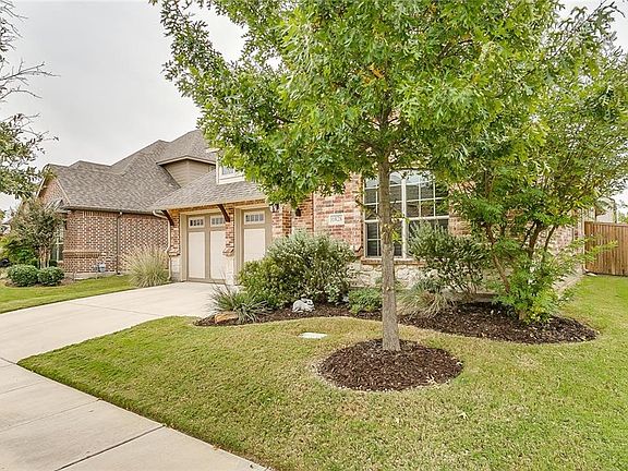3rd image of 6828 Oriole Ln