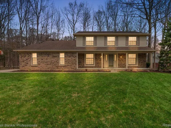 49132 Plum Tree Dr, Plymouth, MI 48170