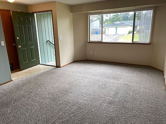 5th image of 11922 152nd Street Ct E