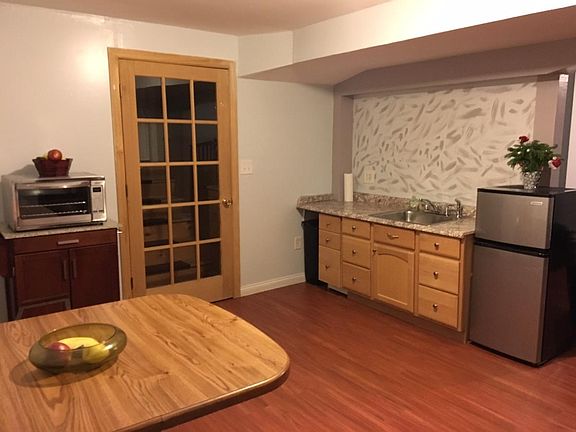Living/Kitchenette