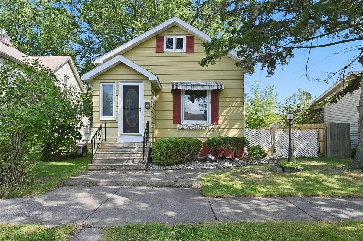 2 bed, 1300 sqft, $2,000 — Photo 1