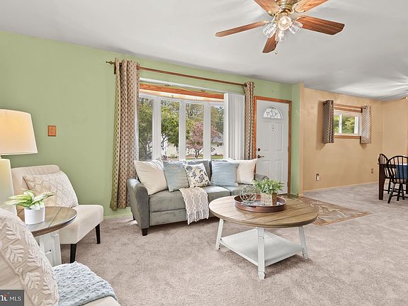 2nd image of 121 Tulip Dr