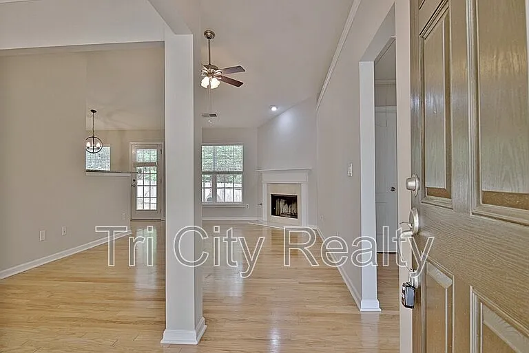341 Hunterian Pl — Photo 5