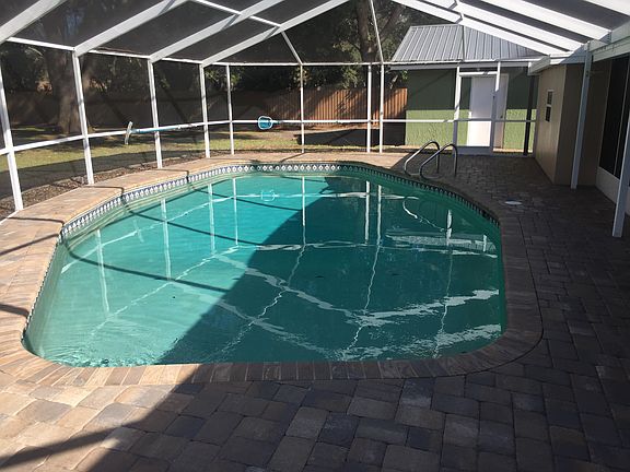 3rd image of 8211 Crenshaw Cir