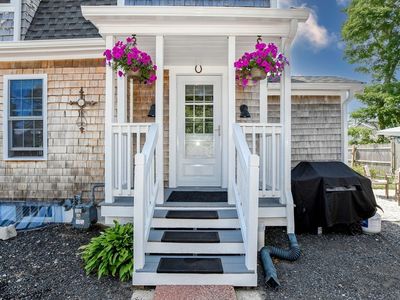 7 Bungalow Ln, Buzzards Bay, MA, 02532