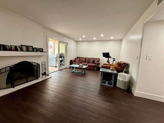 5th image of 3241 Loma Riviera Dr