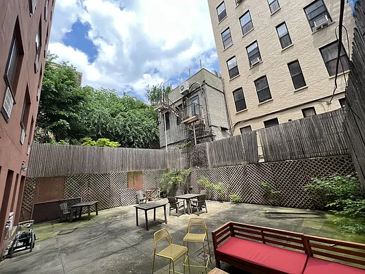 Sold by Compass | media 7