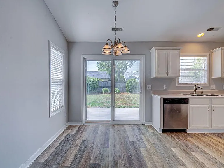 305 Hixon Pl — Photo 18