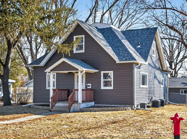 1011 S 3rd St, Oregon, IL 61061