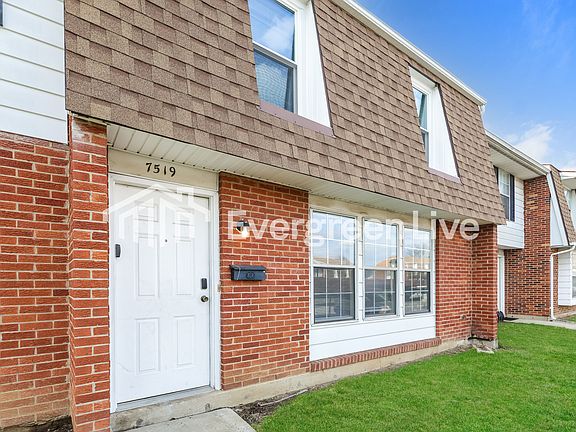 2nd image of 7519 Mount Ranier