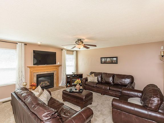 3rd image of 7991 Champaign Dr