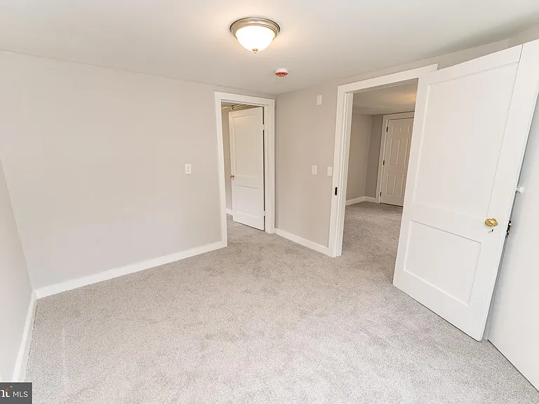 113 Davis Ln — Photo 17