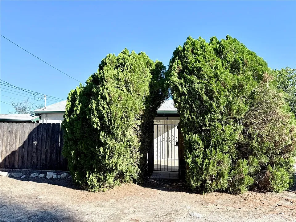 2279 Mentone Blvd #4