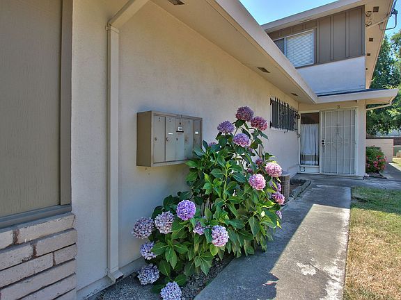 2nd image of 9008 El Cajon Way APT 3