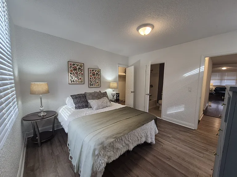 546 Broad St — Photo 11