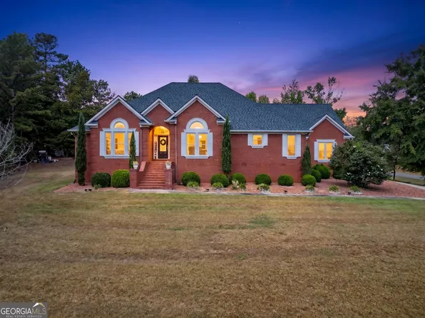 128 Lakemere Ln NW, Milledgeville, GA 31061