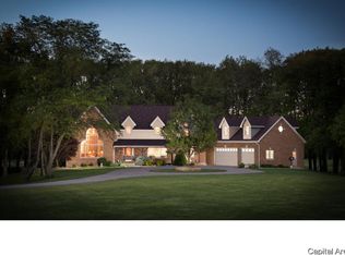 23425 W Farmington Rd, Elmwood, IL 61529